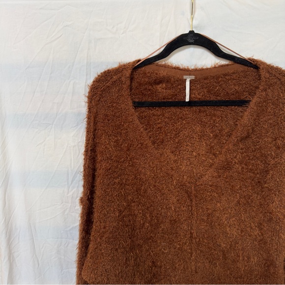 Free People Icing V-Neck Sweater in Brown Mocha-Java - Size Medium - Picture 7 of 12